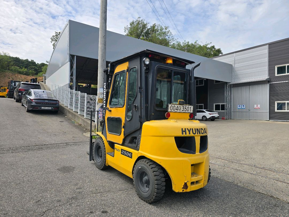 거의 새차 팝니다. 현대 2.5톤 중고지게차--6