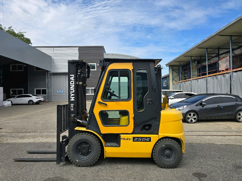 거의 새차 팝니다. 현대 2.5톤 중고지게차--7