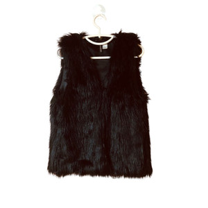 H&M 인조 모피 오픈 프런트 조끼