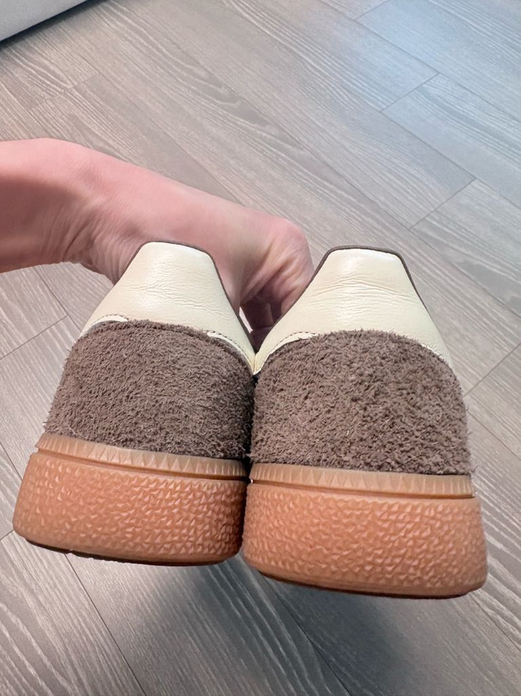 (마지막가격)아디다스 여성 핸드볼스페지알 브라운색상. 225--1