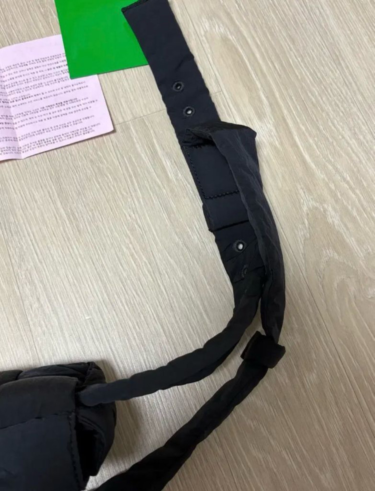 보테가 베네타 패딩 카세트 벨트백--4