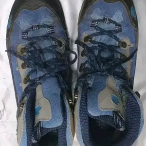 285사이즈 노스페이스 고어텍스 등산화입니다.