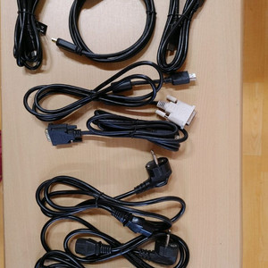 각종 컴퓨터 케이블 모음