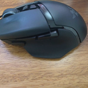 레이저 바실리스크 V3 PRO 35K 게이밍 마우스 + 레이저 충전독