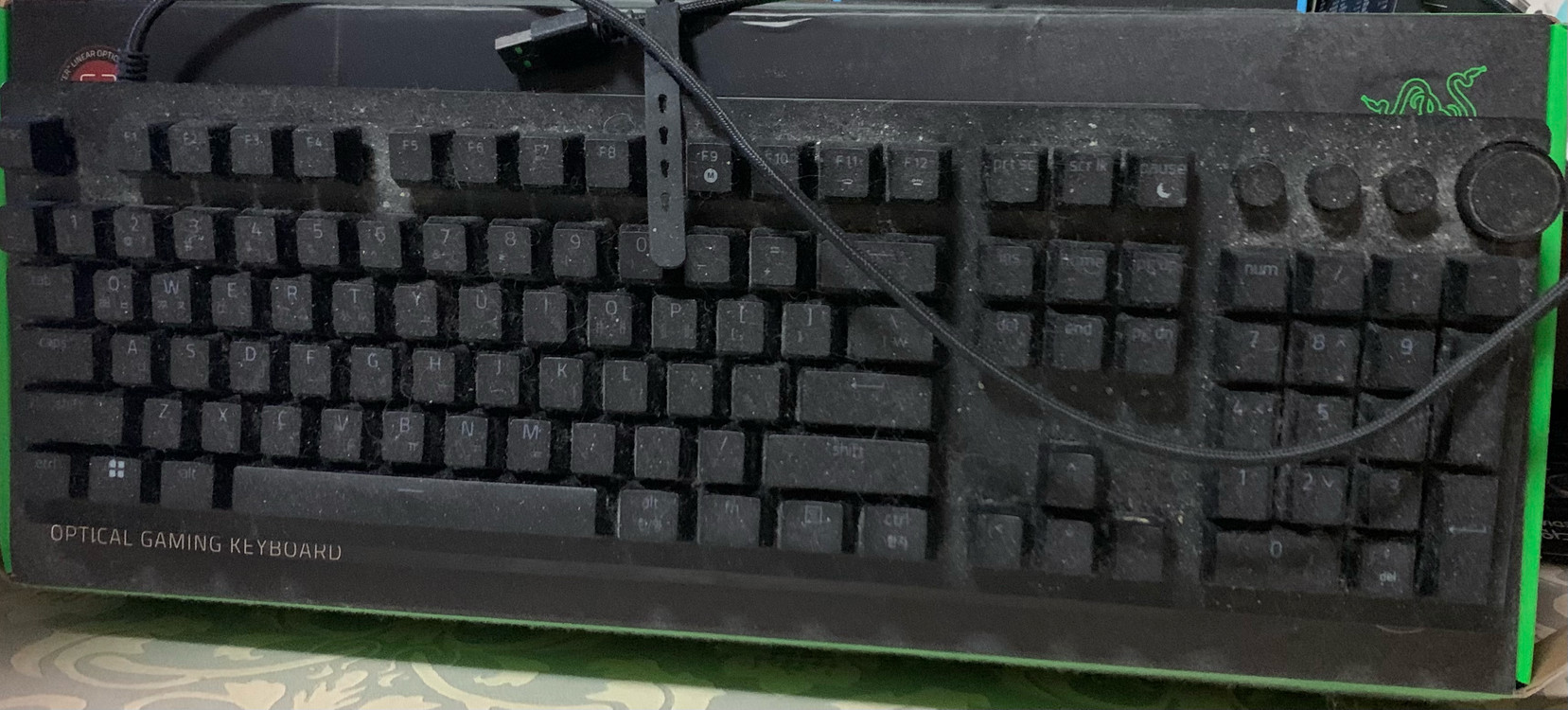 [초특가]3080Ti 게이밍 본체, 레이저 헌츠맨 V2 키보드, 이동식 책상, 레노버 무선 이어폰 세트로 판매--9