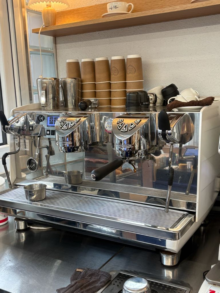 빅토리아 화이트 이글 T3 gr2 23년식 커피머신--1