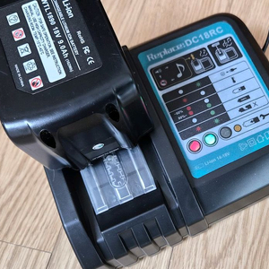 마끼다 호환 충전기[DC18RC]와 호환 배터리[18V 9A]-개별판매