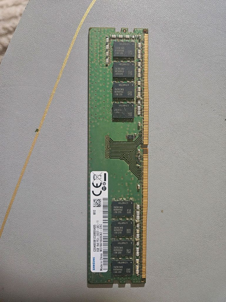 (거래완료)Samsung 8GB DDR4 PC4-2400T (2400MHz) M378A1K43C 4개 이미지