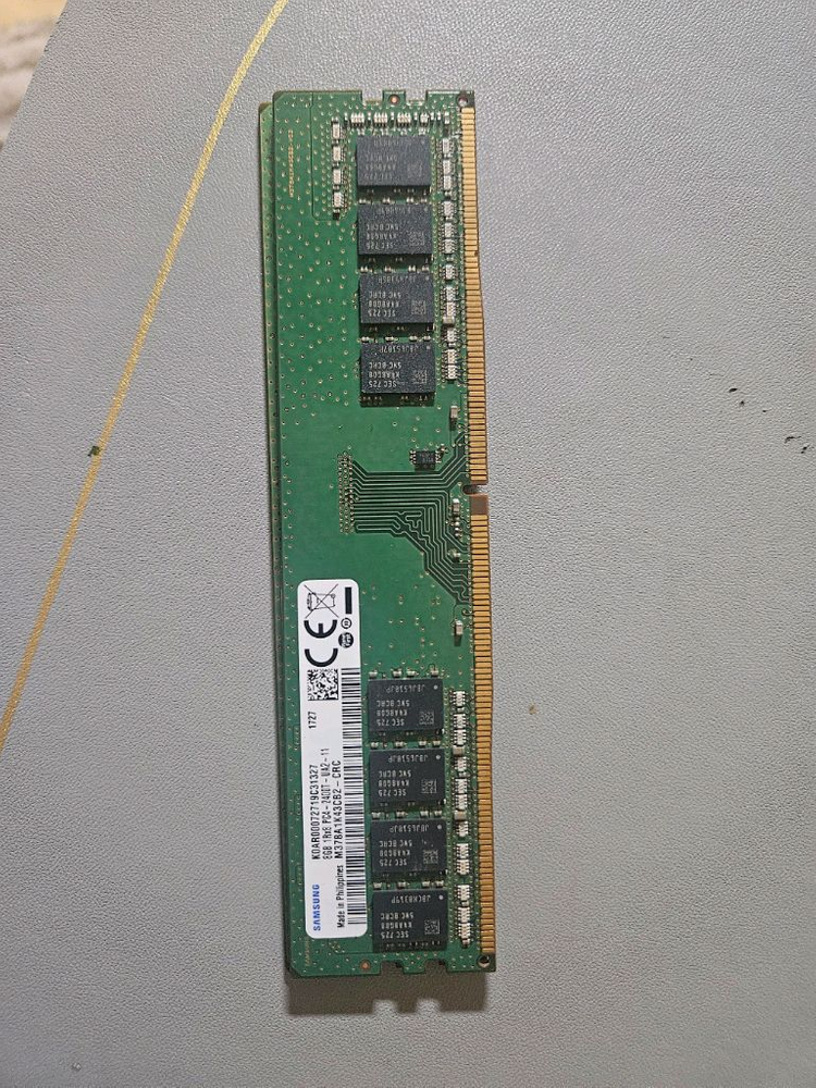 (거래완료)Samsung 8GB DDR4 PC4-2400T (2400MHz) M378A1K43C 4개 이미지