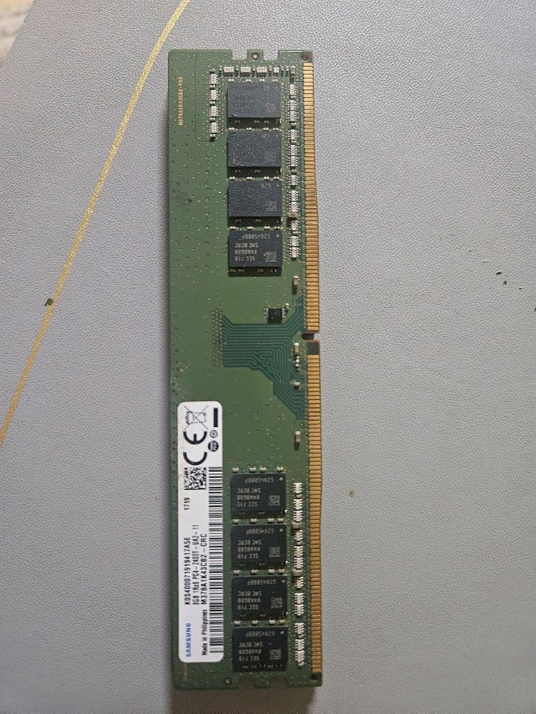 (거래완료)Samsung 8GB DDR4 PC4-2400T (2400MHz) M378A1K43C 4개 이미지