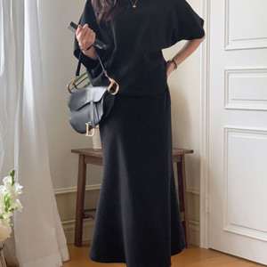 새상품)6만 가오리핏 티셔츠+머메이드 롱스커트 투피스