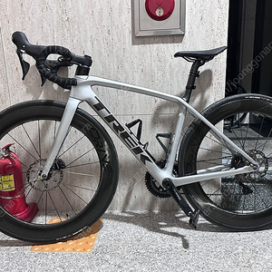 트렉 에몬다 sl5 + 엘리트 드라이브 65d 휠셋 이미지