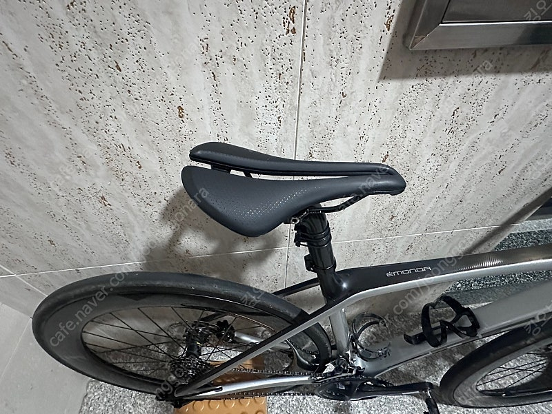 트렉 에몬다 sl5 + 엘리트 드라이브 65d 휠셋 이미지