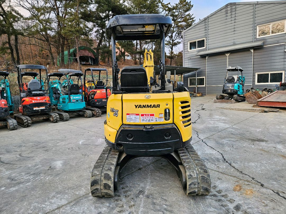중고 굴삭기 미니 VIO35 집게장착 15년식 경정비완료 이미지