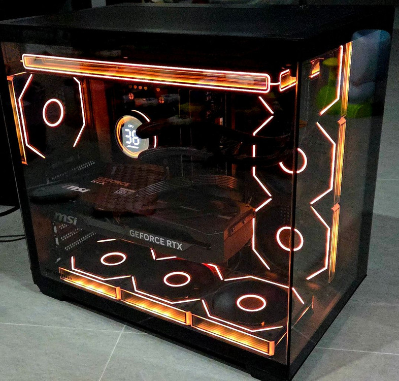 고성능 게이밍 컴퓨터 본체 팔아요 9800x3d, rtx 5070t,i 36gb--4