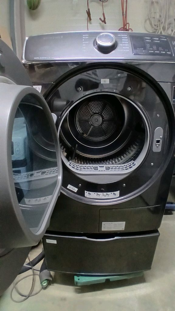 삼성 16키로 건조기 상태최상 실내키트--1