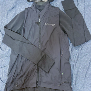 클러터뮤젠 뇨른2.0 후디/클라터뮤젠 날 베스트 세트로 판매합니다 사이즈 100