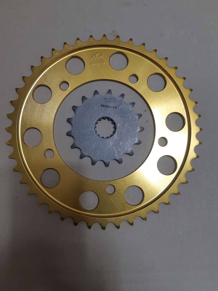 스즈키 GSX-R600 01~ / R750 00~ 일본 XAM 뒤44T 앞17T 525사이즈 뒤 스프라켓 판매 이미지