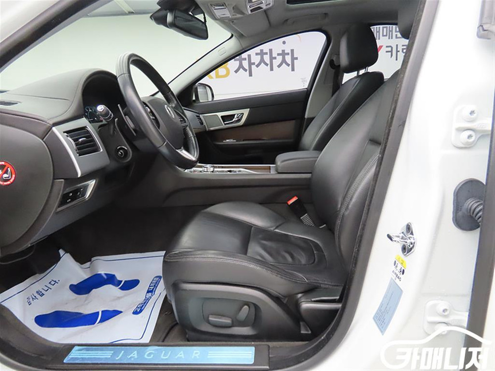 [재규어]뉴XF 2.0 럭셔리 #2026년특가--4