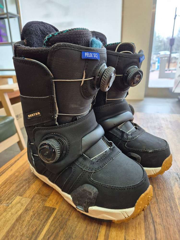 버튼 펠릭스 스텝온 보아 부츠 230 팝니다--1