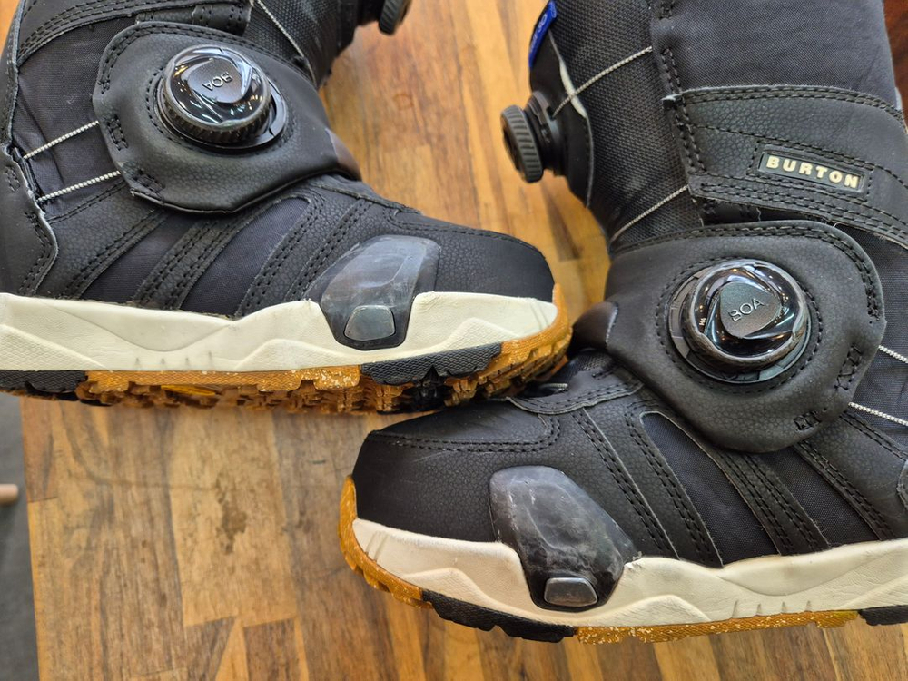 버튼 펠릭스 스텝온 보아 부츠 230 팝니다--4