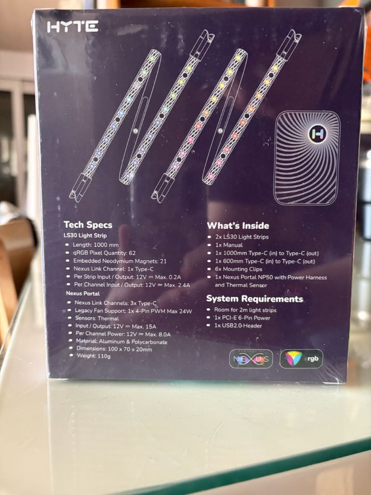 HYTE LS30 Light Strips 판매합니다.--1