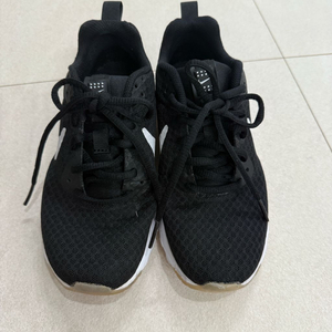 나이키 에어 운동화 220 판매합니다.