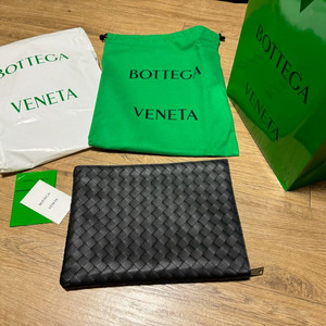 보테가베네타 클러치 판매합니다