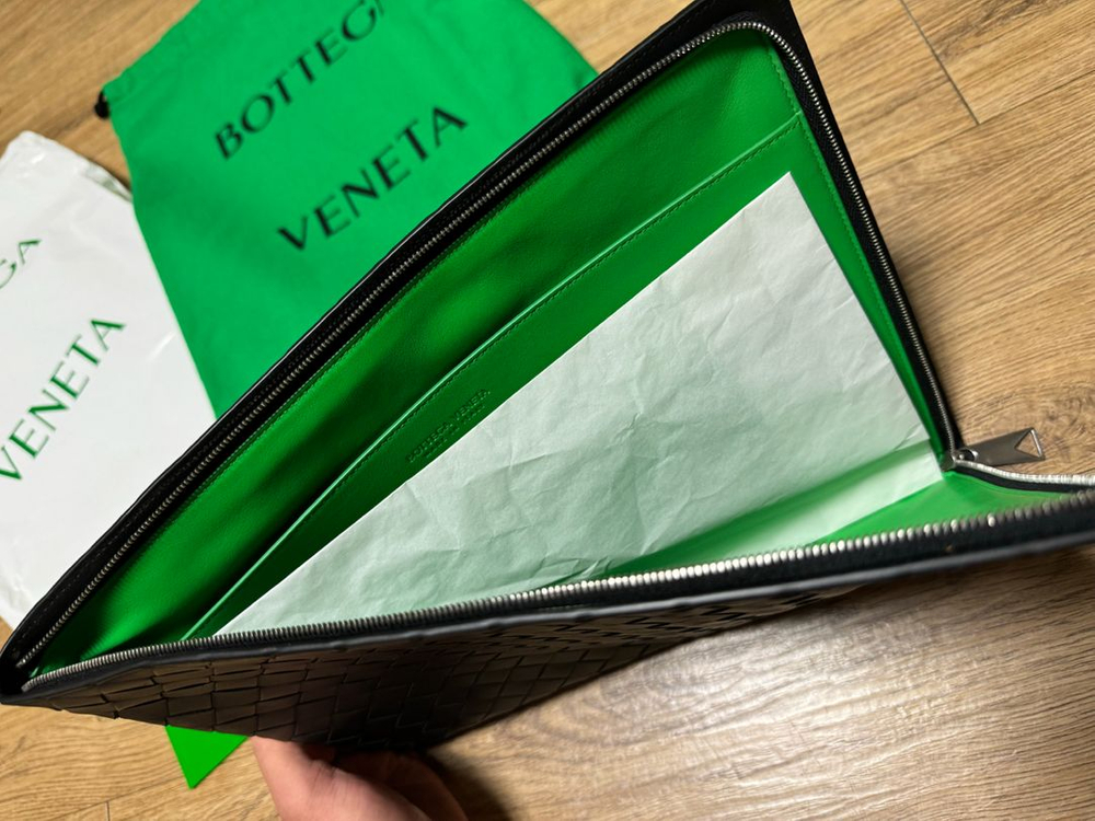 보테가베네타 클러치 판매합니다--1