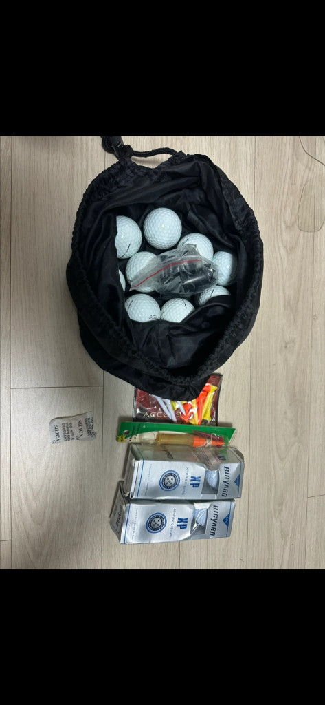 벤츠 테일러메이드 콜라보 골프백+연습용 골프채+골프공 이미지