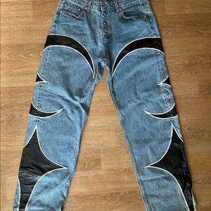 떠그클럽 레더팬츠 초판 흑/검 이미지