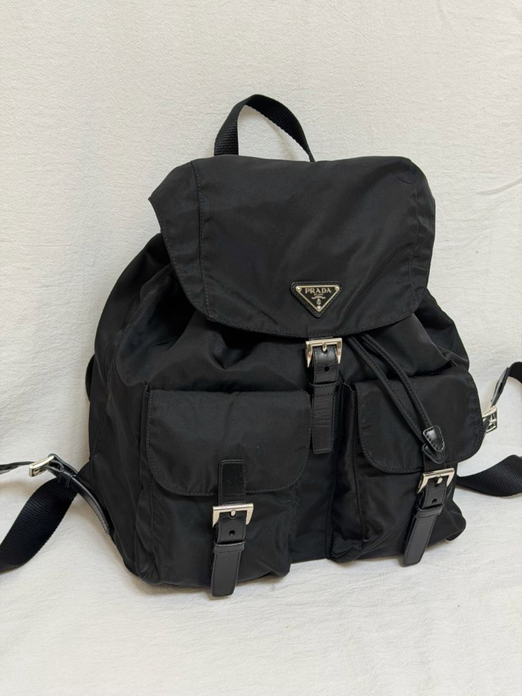 정품 프라다 포코노 나일론 투포켓 백팩 블랙 미디움--2