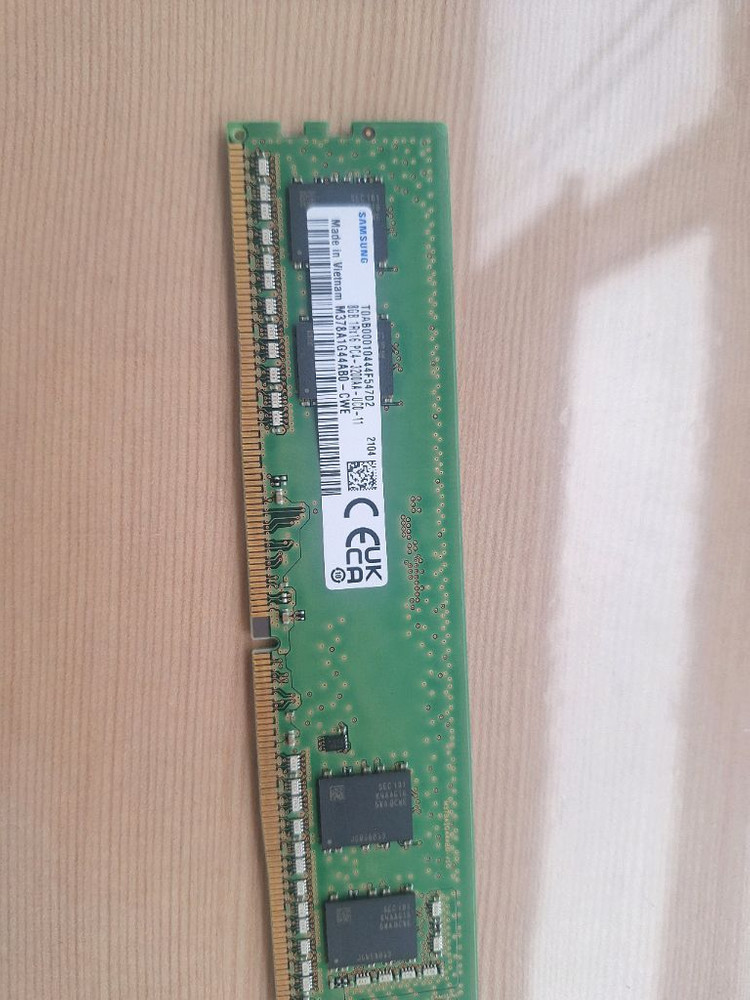 데스크탑 Ram DDR4 4GB 7개, 8GB ,1개--3