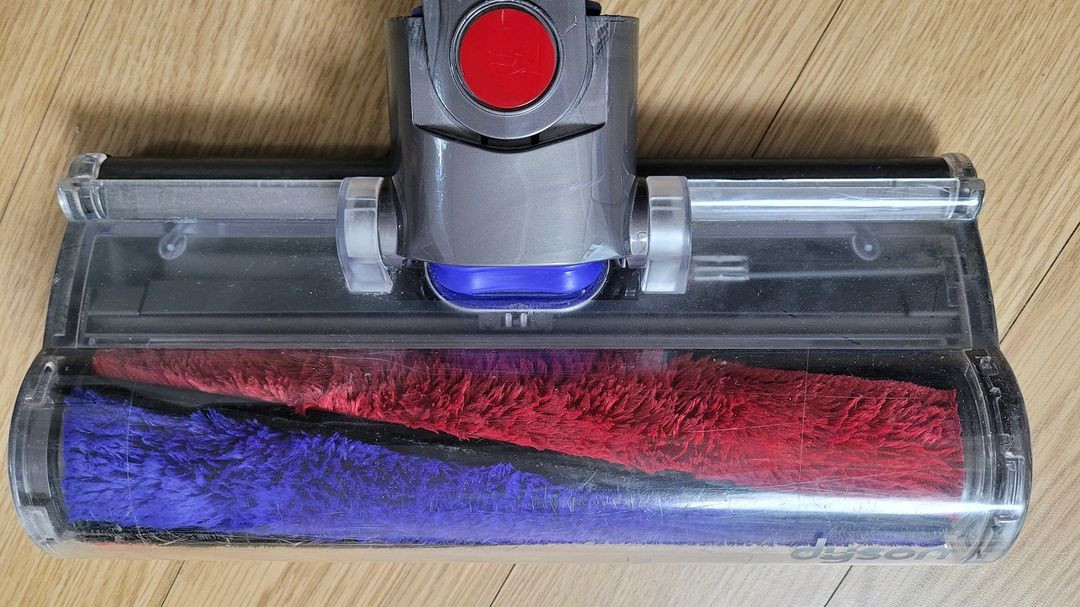깨끗하게 세척한 다이슨 무선 청소기 V8(33분 연속동작)--4
