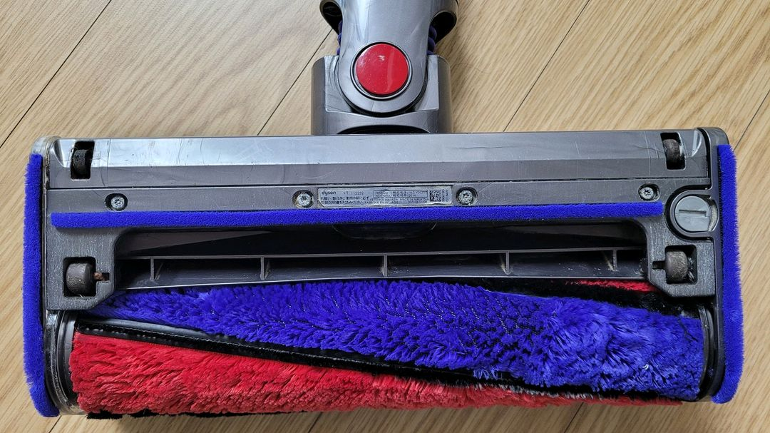 깨끗하게 세척한 다이슨 무선 청소기 V8(33분 연속동작)--5