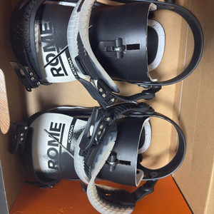 2526 롬 스노우보드 바인딩입니다