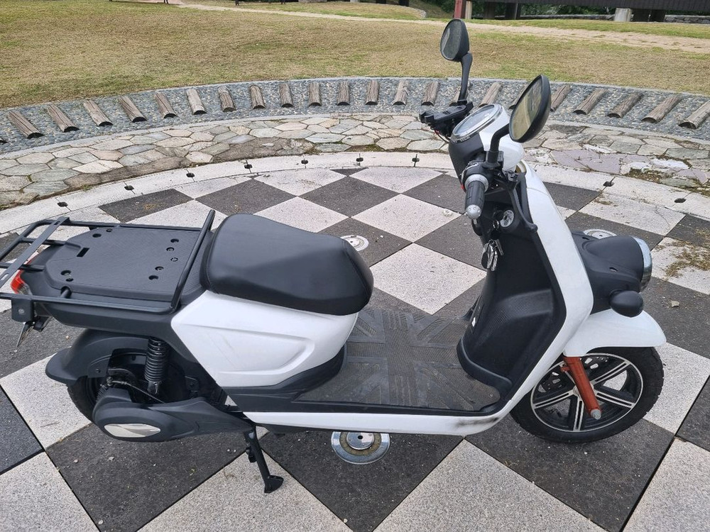 필립스 모두나와 전기오토바이--2