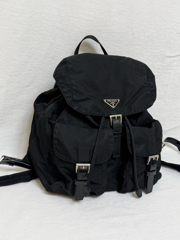 정품 프라다 포코노 나일론 미디움 백팩 블랙--3