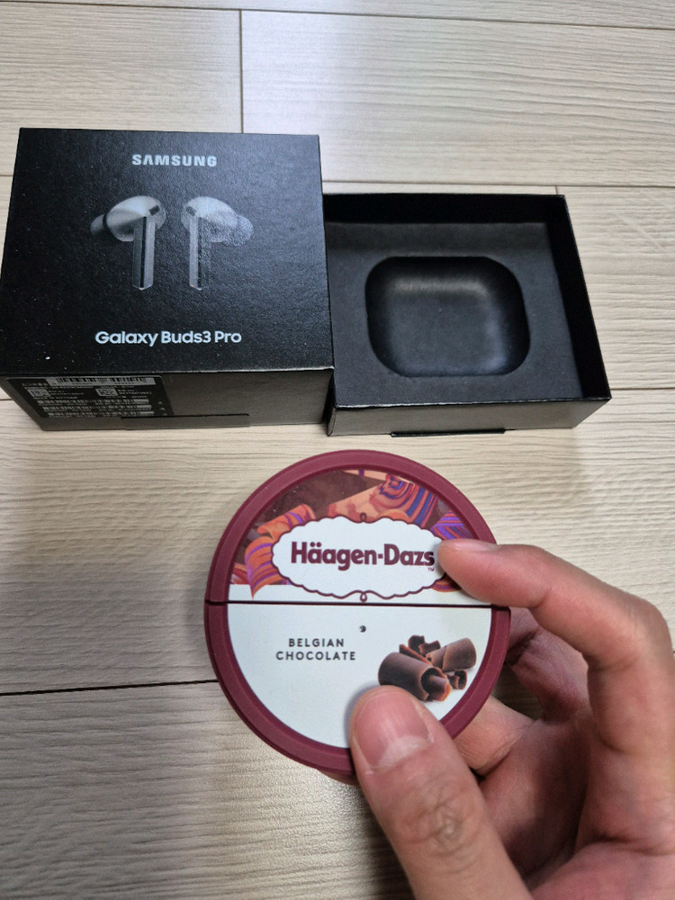 버즈3프로 실버 풀박구성 하겐다즈케이스포함--1