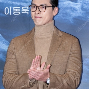 까르뱅 훌라 HOLLA/C6 딥레오파드 뿔테 현빈 안경 판매합니다.(새상품 / 케이스O) 이미지