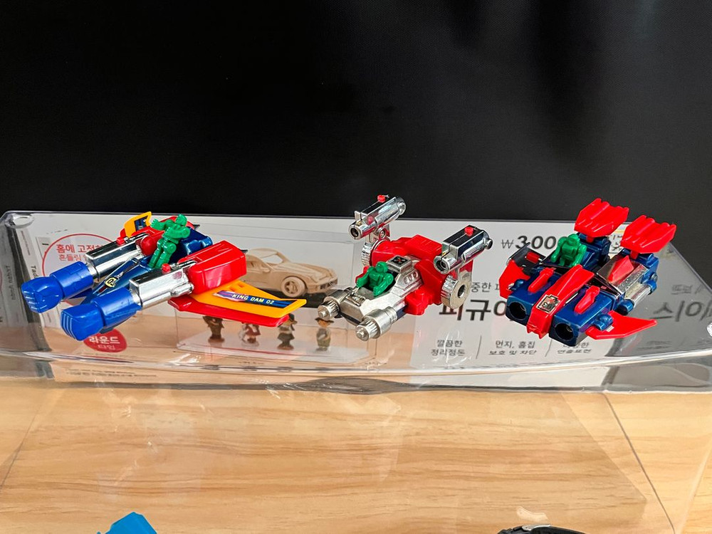 다이아클론 시리즈 변신로봇 피규어 세트--1