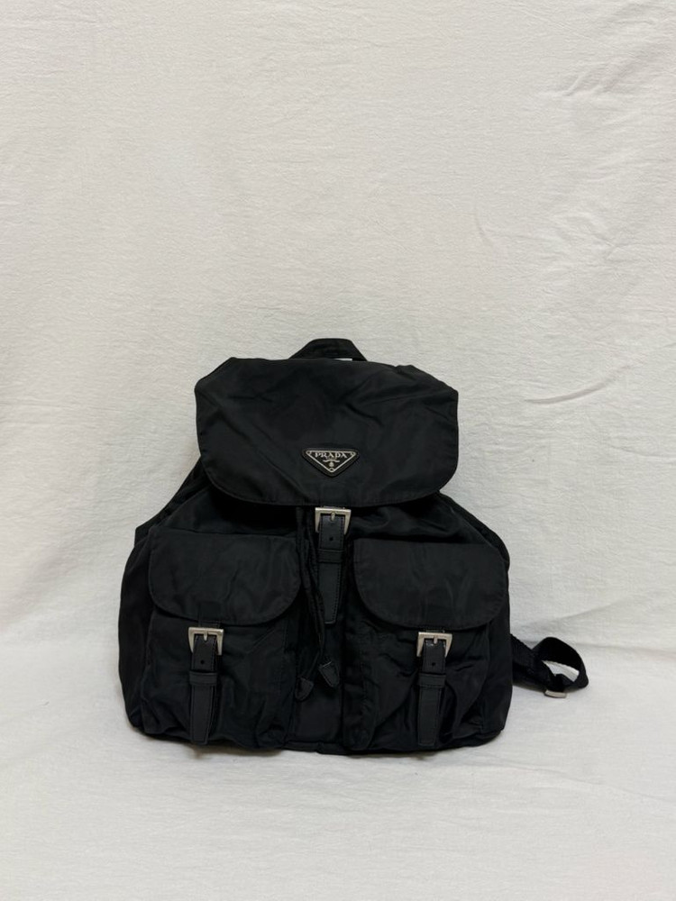 정품 프라다 포코노 나일론 미디움백팩 블랙--1