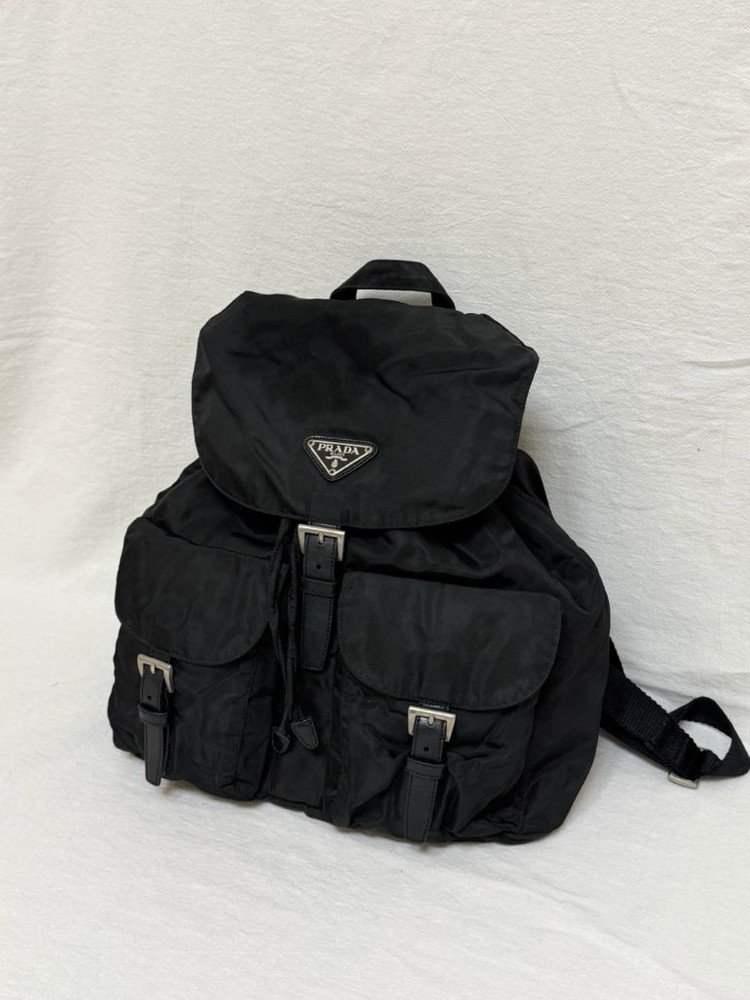 정품 프라다 포코노 나일론 미디움백팩 블랙--5
