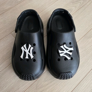 MLB 크록스 스타일 슬리퍼 210사이즈