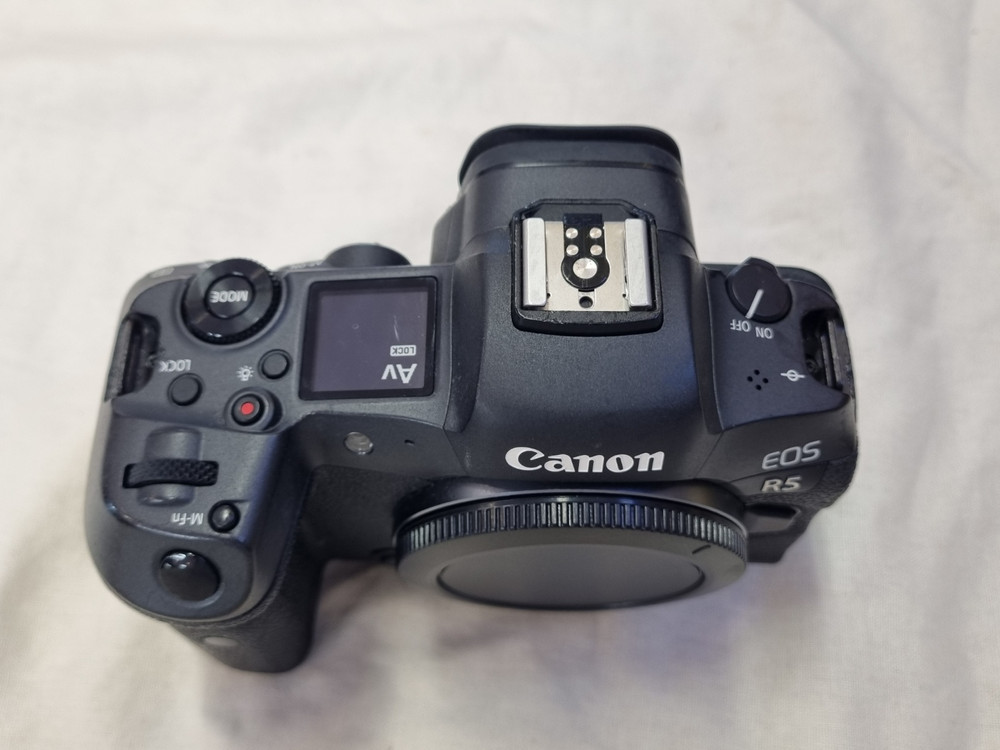 캐논 EOS R5 미러리스 카메라--1