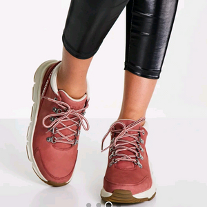 새제품)헬리한센 핑크 등산화 250 고프코어룩