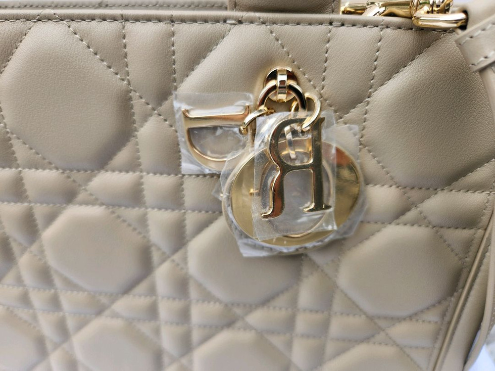 디올M 매크로까나쥬--4