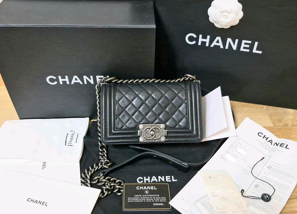 샤넬 보이백 스몰 카프스킨 엔틱 23번대--0