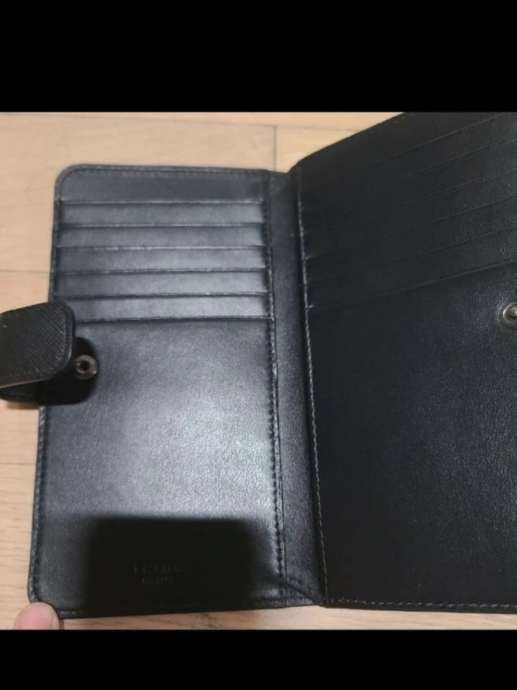 새상품 정품 프라다 블랙 네이비 핸드폰케이스 카드지갑 남여공용--3