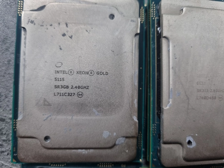 중고 서버용 CPU 판매합니다. 이미지